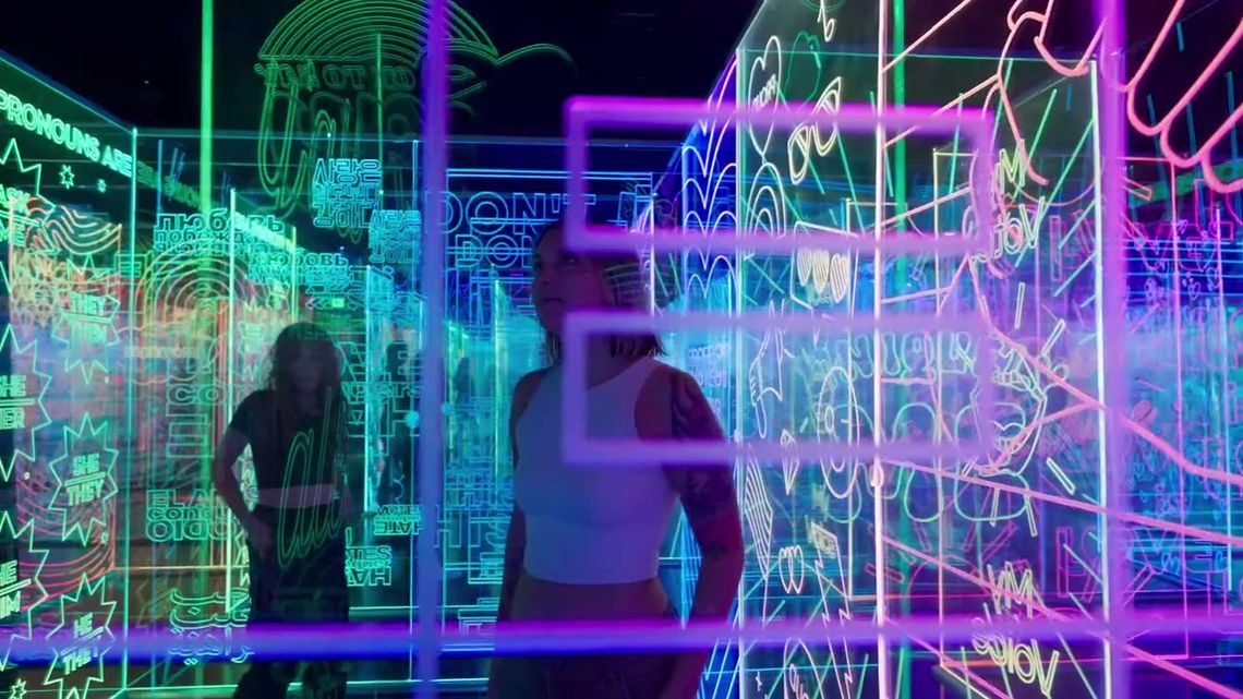 GAZE: a labyrinth with something to say